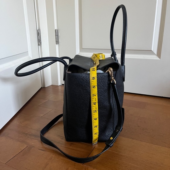 Michael Kors Weekender Bag - Picture 6 of 10